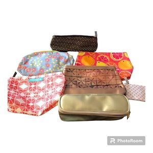 Lot of 7 cosmetic bags. Clinique and ESTEE LAUDER. Various colors and sizes.